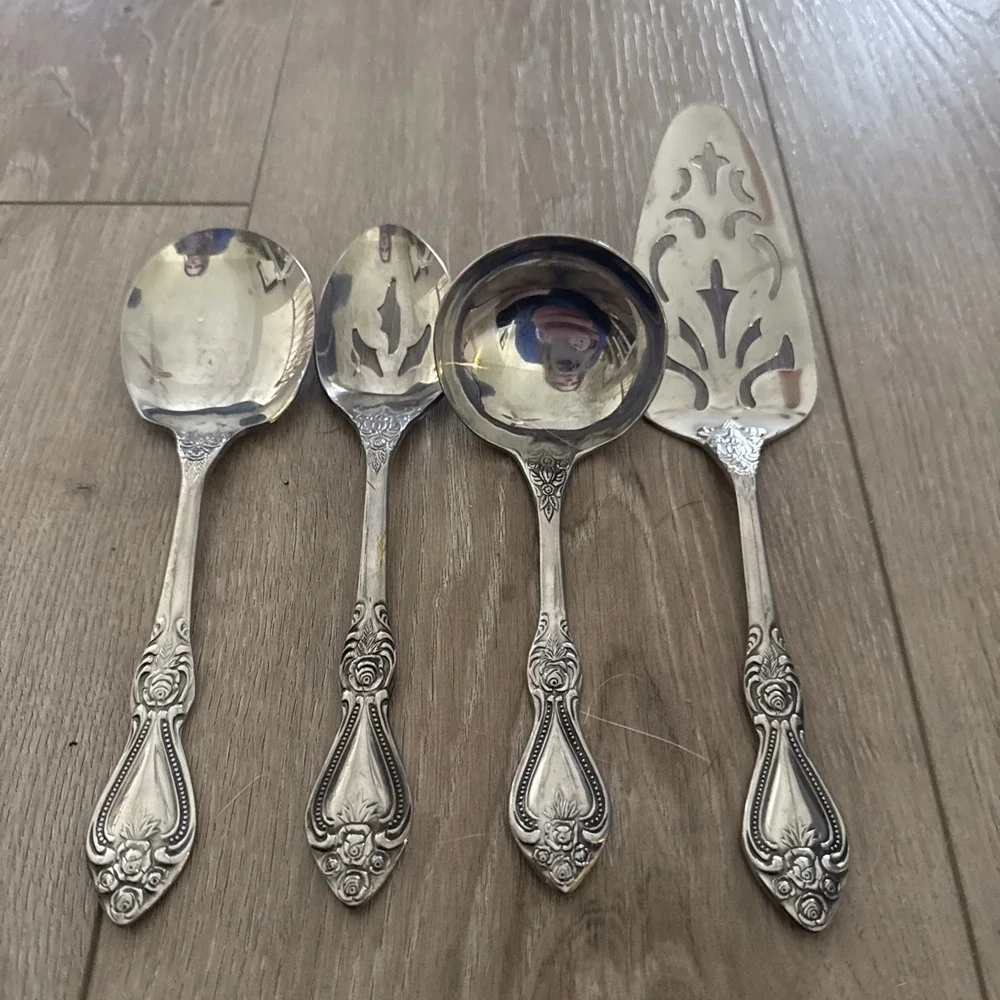 Stanley Roberts SRB269 Stainless Korea Serving Set Of 4 Korea‎